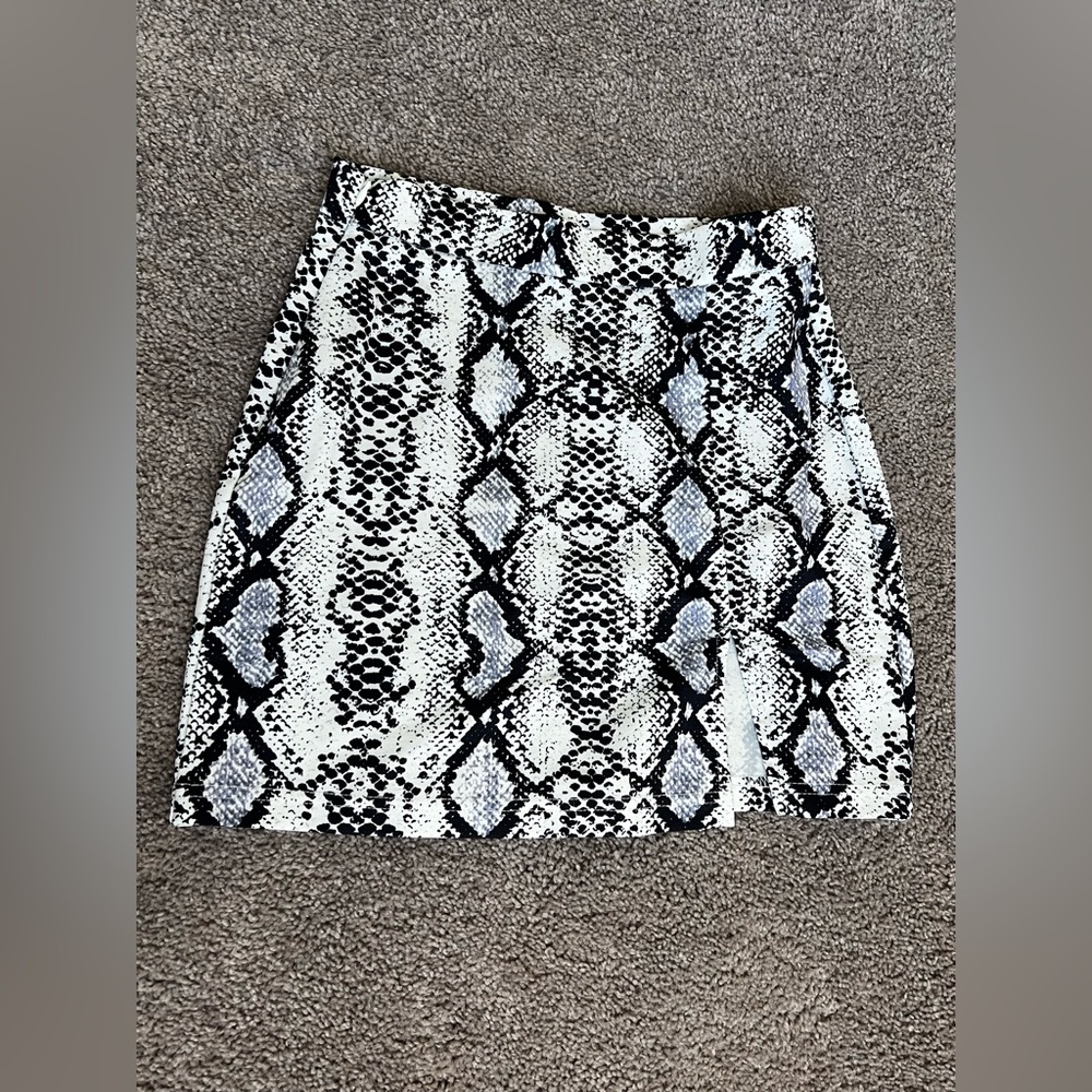 SHEIN Snake Print Skirt Size XS, 2